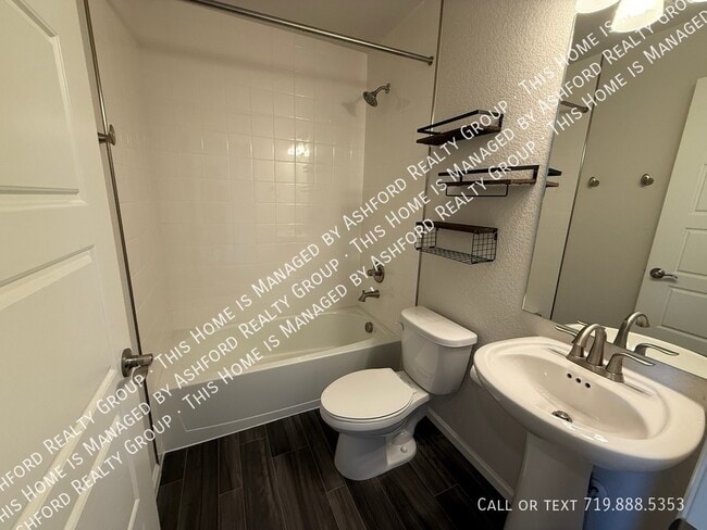 Building Photo - 6044 Callan Dr