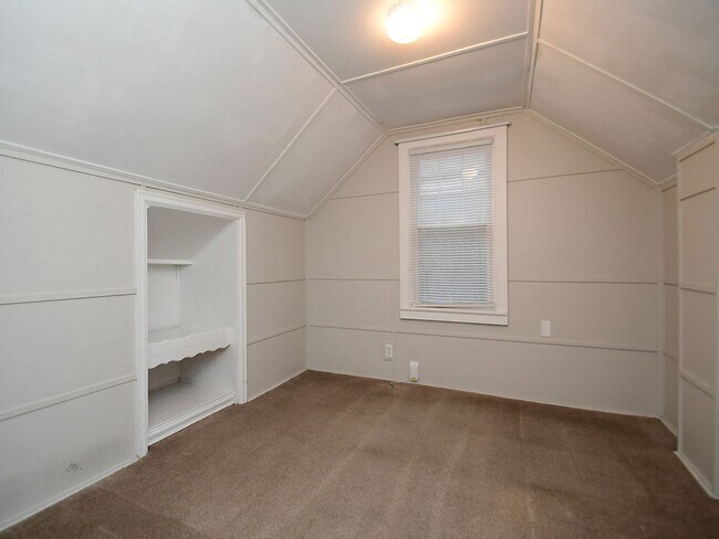 Building Photo - 2108 S 46th St