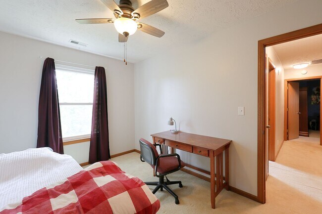 Building Photo - 3139 Bowfield Way