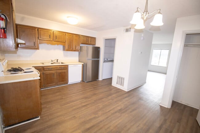 Building Photo - 251 Knight Dr