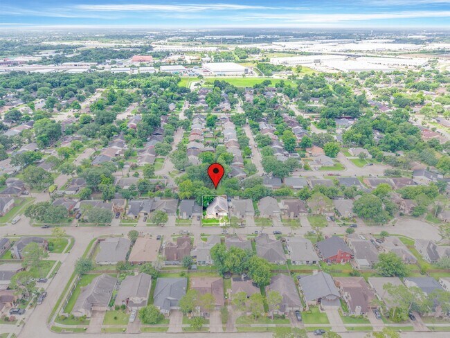 Building Photo - 7815 Royan Dr