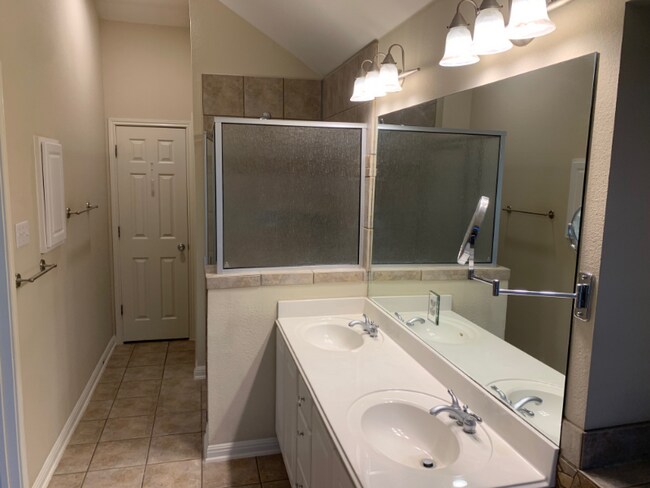 Building Photo - 137 Antler Cir