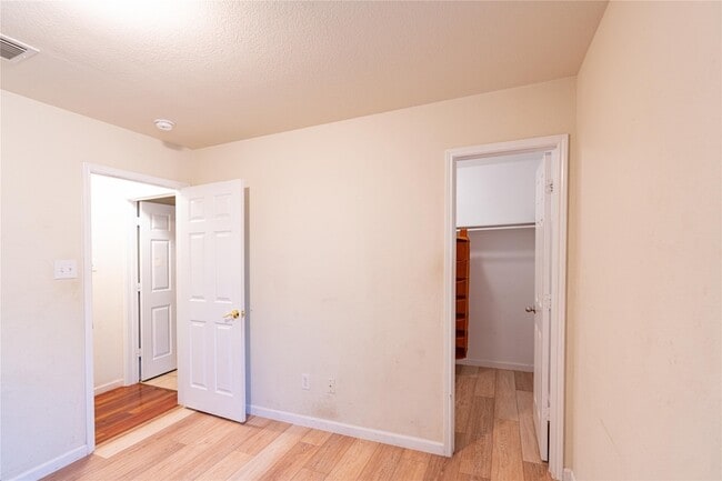 Building Photo - 1906 Castaway Dr