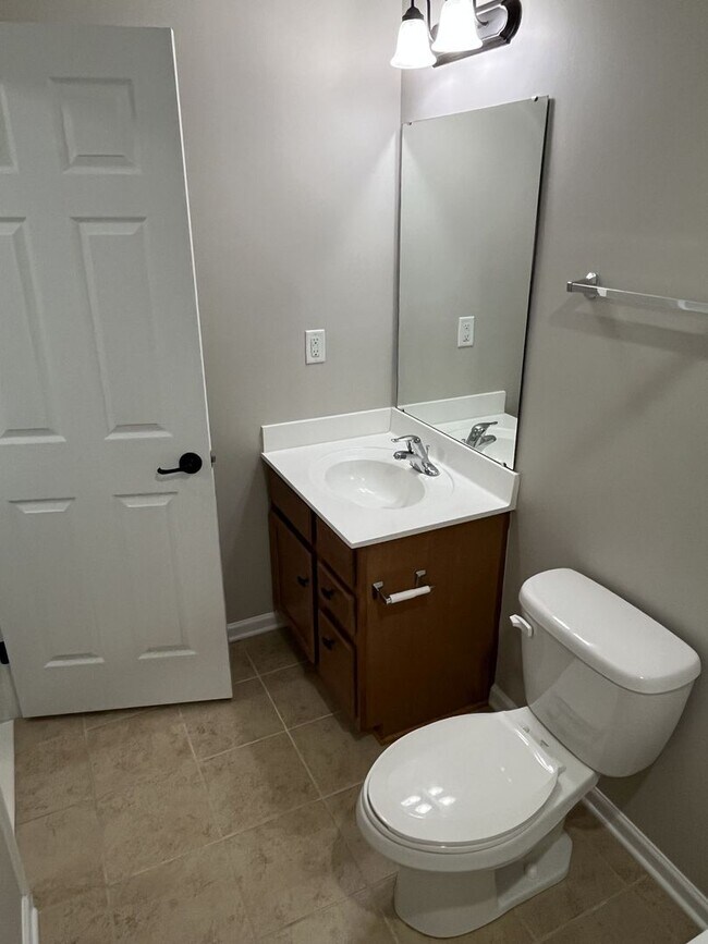 Building Photo - Beautiful 2 Story Corner Lot 3 Bed home in...