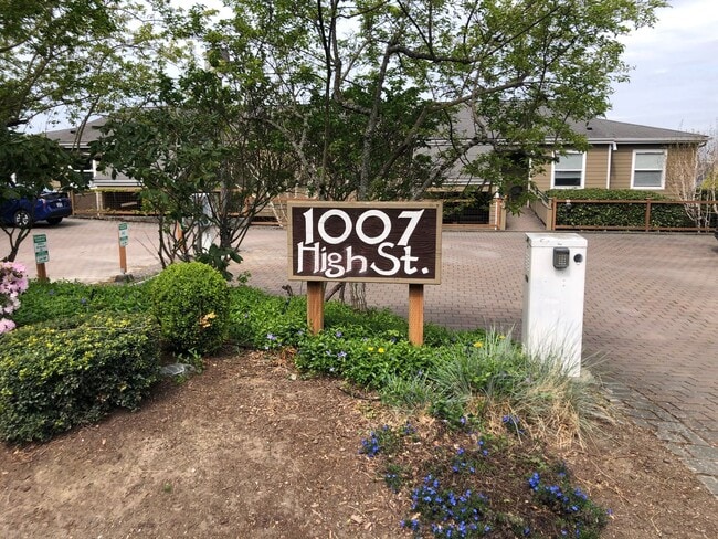 Building Photo - 3 Bed 2 Bath Condo in Bellingham near WWU