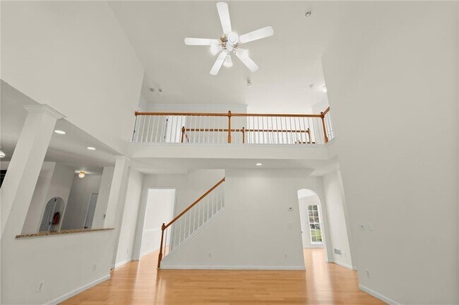 Building Photo - 1440 Grovehurst Dr
