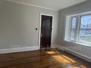 Building Photo - 117 Pierpont St