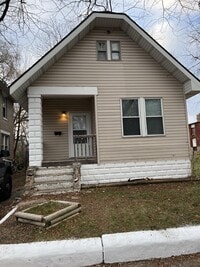 Building Photo - 1011 S Greenlawn Ave
