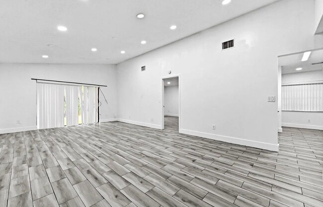 Building Photo - 1459 Summit Run Cir