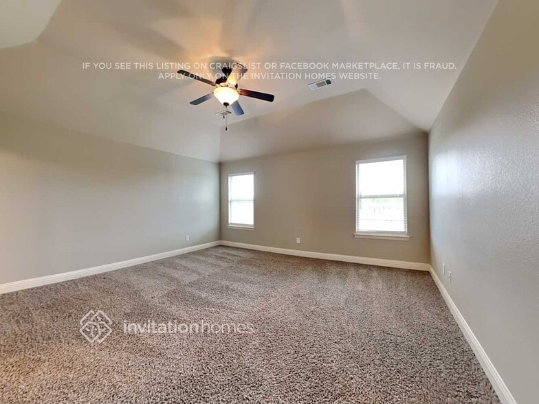 Building Photo - 5629 Park View Dr
