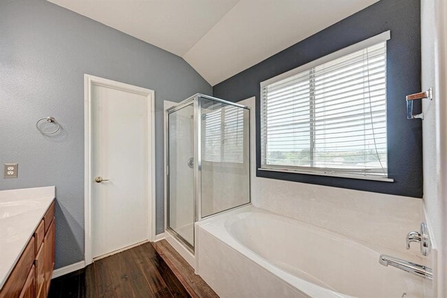 Building Photo - 903 Estate Dr