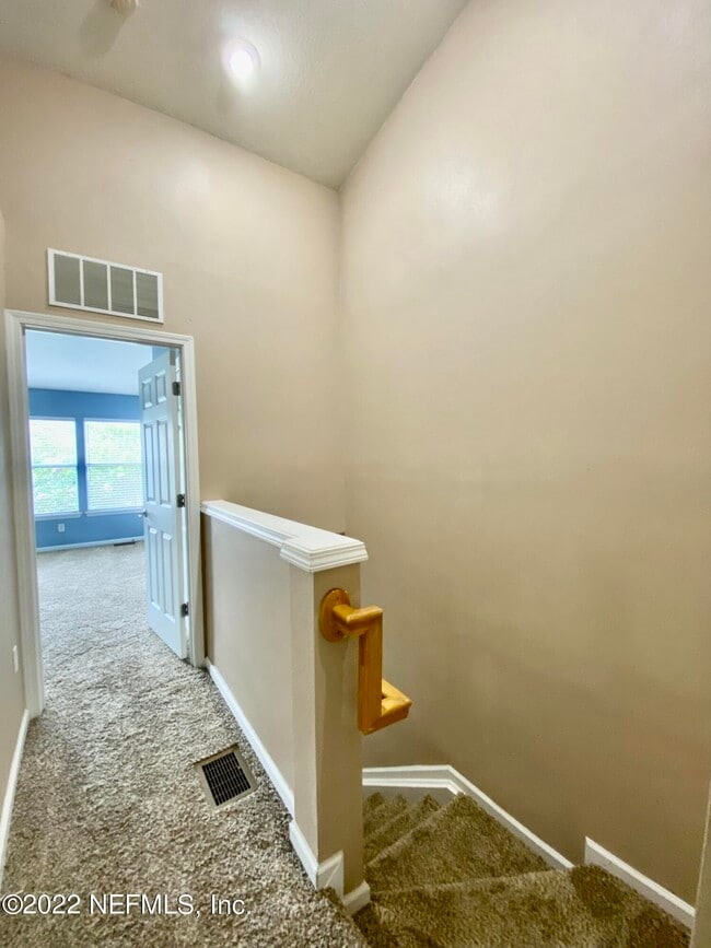 Building Photo - 8101 SUMMER PALM Ct