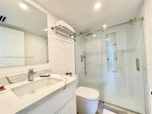 Building Photo - 155 Ocean Lane Dr