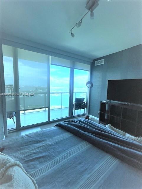 Building Photo - 888 Biscayne Blvd