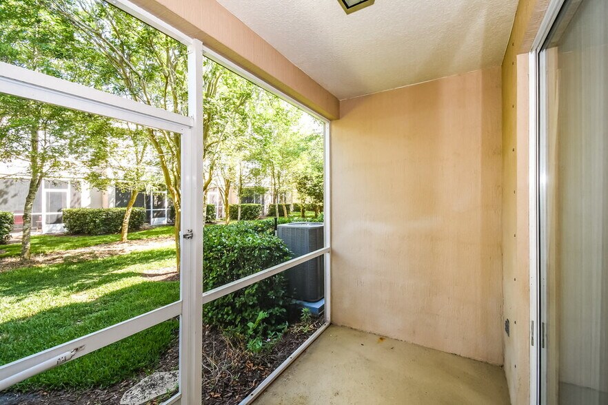 Building Photo - 8108 Summer Palm Ct