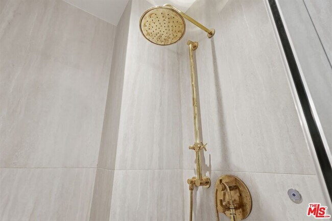 Building Photo - 444 S Windsor Blvd