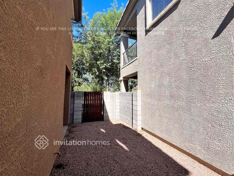 Building Photo - 1447 S Colt Dr