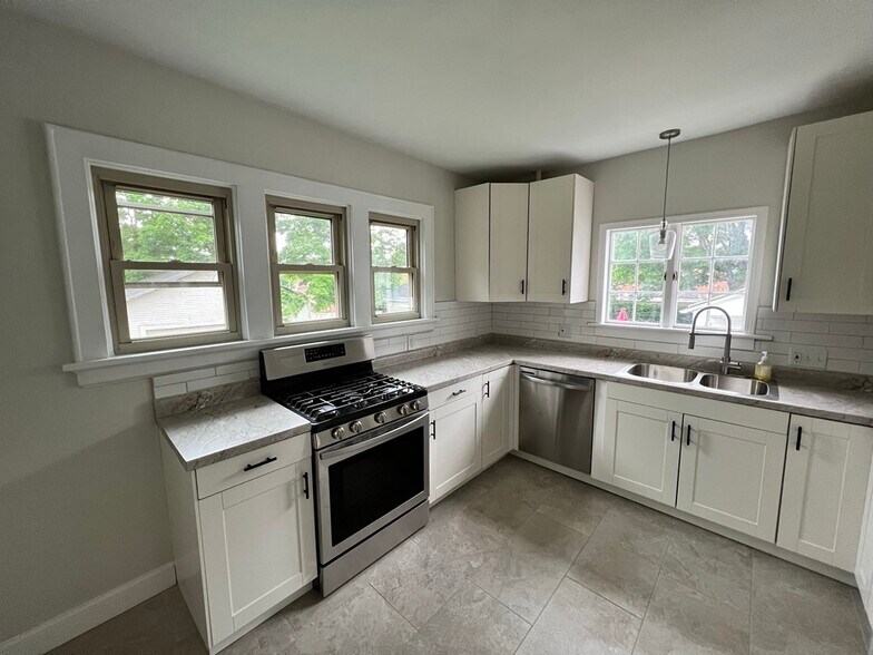 New Appliances - 6816 Park Ave