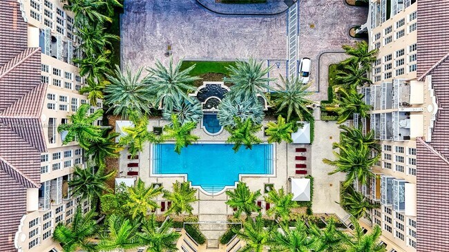 Building Photo - 3001 NE 185th St