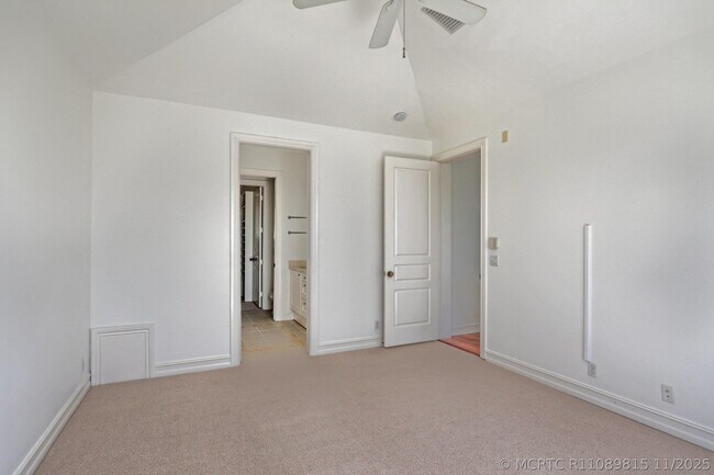 Building Photo - 343 Flamingo Dr