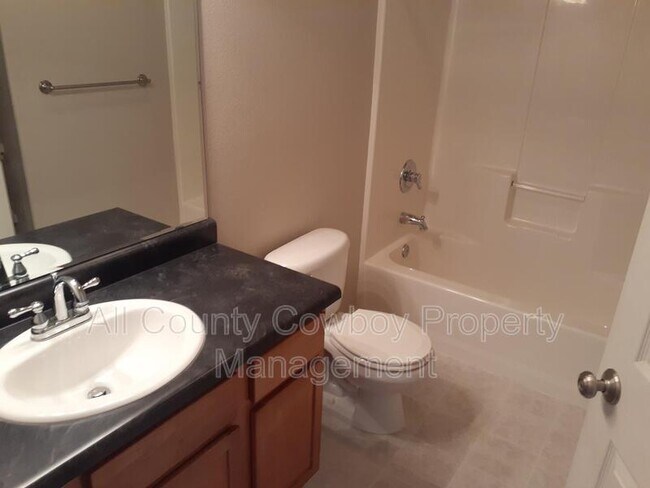 Building Photo - 1912 River Creek Ct