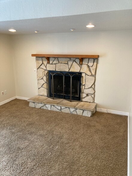 Building Photo - 734 W Sweet Meadow Ln