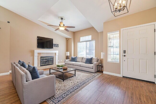 Building Photo - Beautiful 3-Bedroom Home in West Palmdale Community