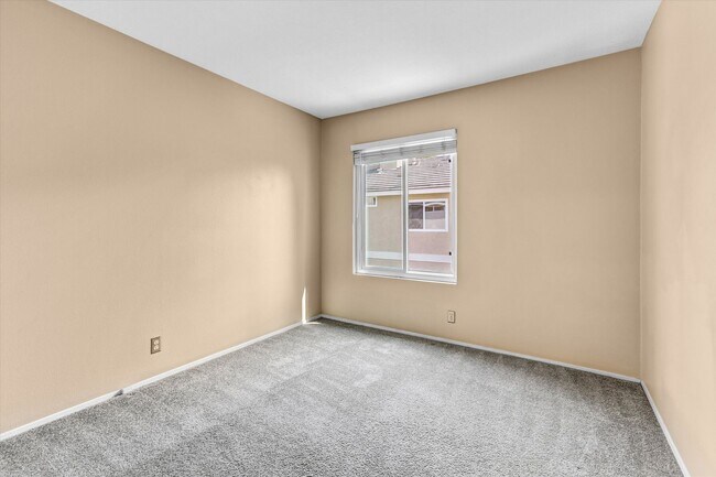 Building Photo - $500 Move In Special! 3 BD, 2.5 BA Townhome At The Groves In Carmel Valley-Del Mar