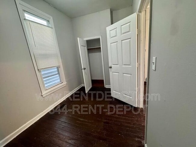 Building Photo - 1312 E Olive St