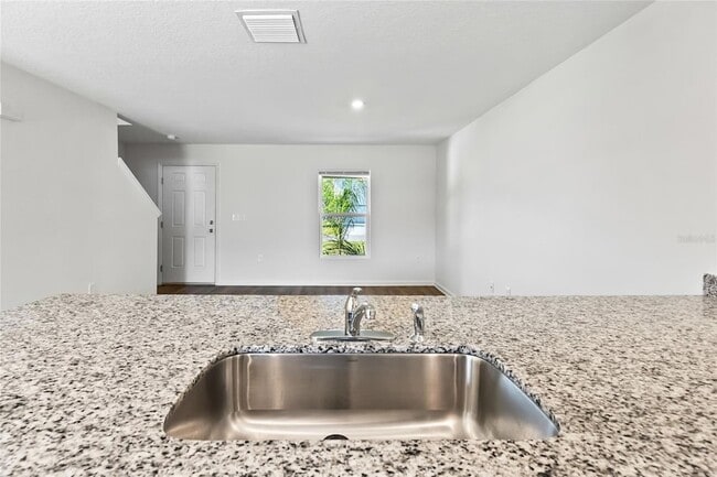 Building Photo - 612 Linnet Ct