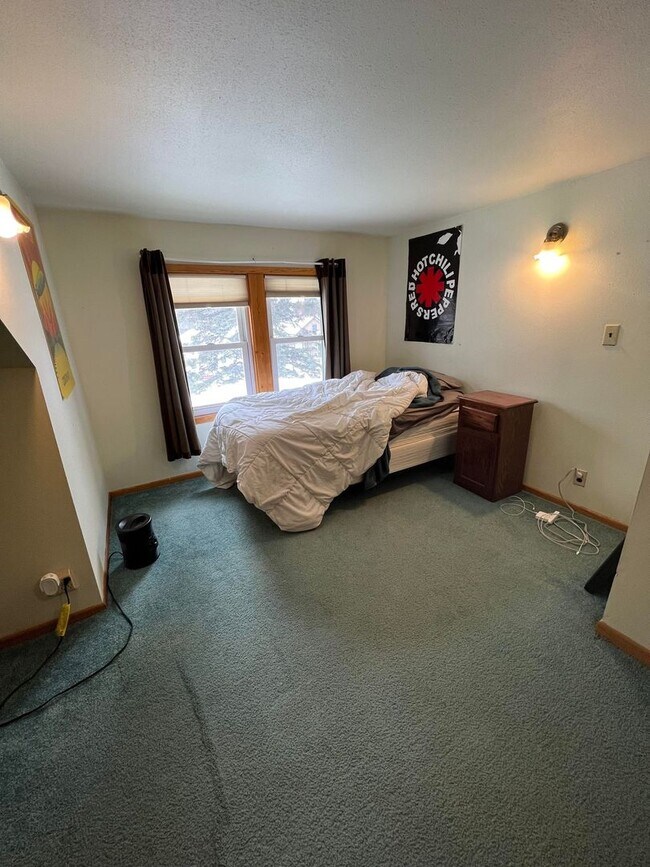 Building Photo - 305 Maryland St