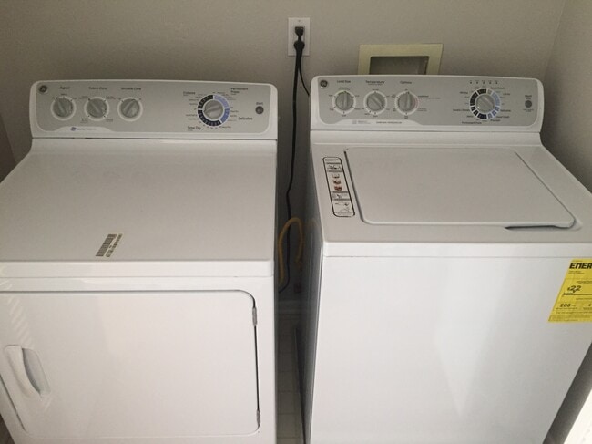 Building Photo - 616 4th St