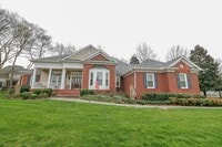 Building Photo - 5 Bed, 3.5 Bath w/ 3 Car Garage Less than 1 Mile from Downtown Franklin