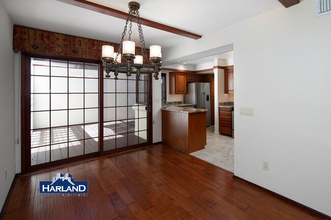 Building Photo - 8668 Villa La Jolla Dr