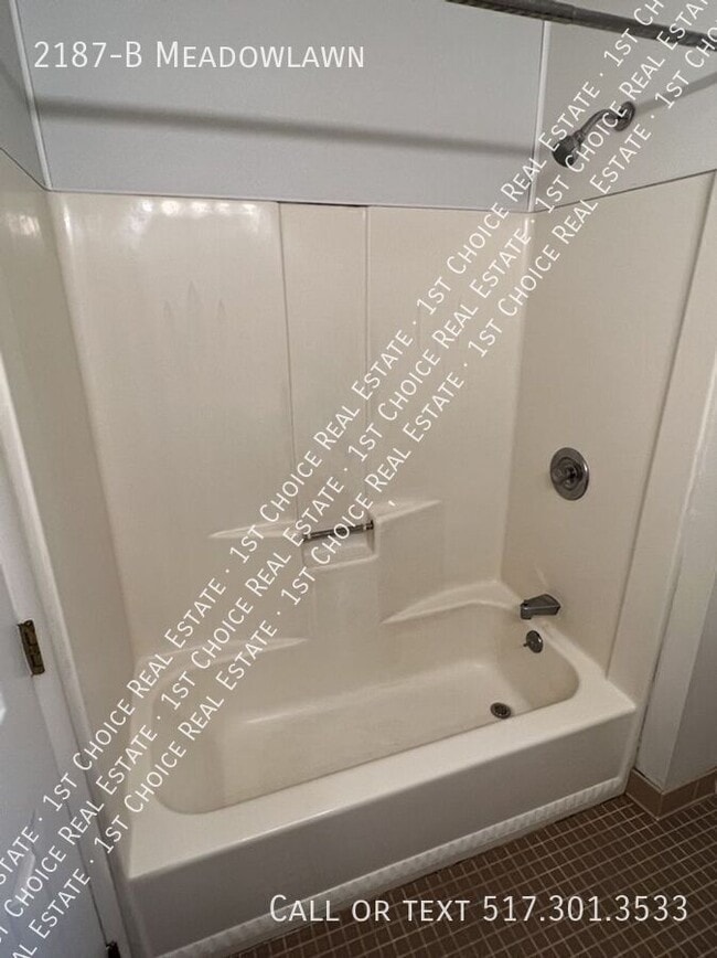 Building Photo - 2187-B Meadowlawn-