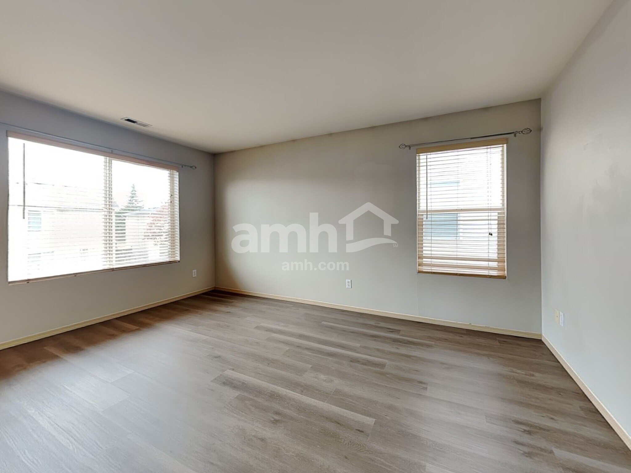 Building Photo - 9523 187 St E