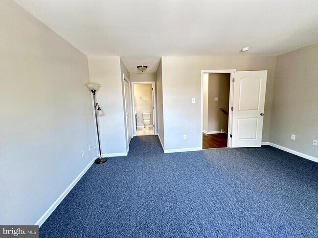 Building Photo - 220 South St