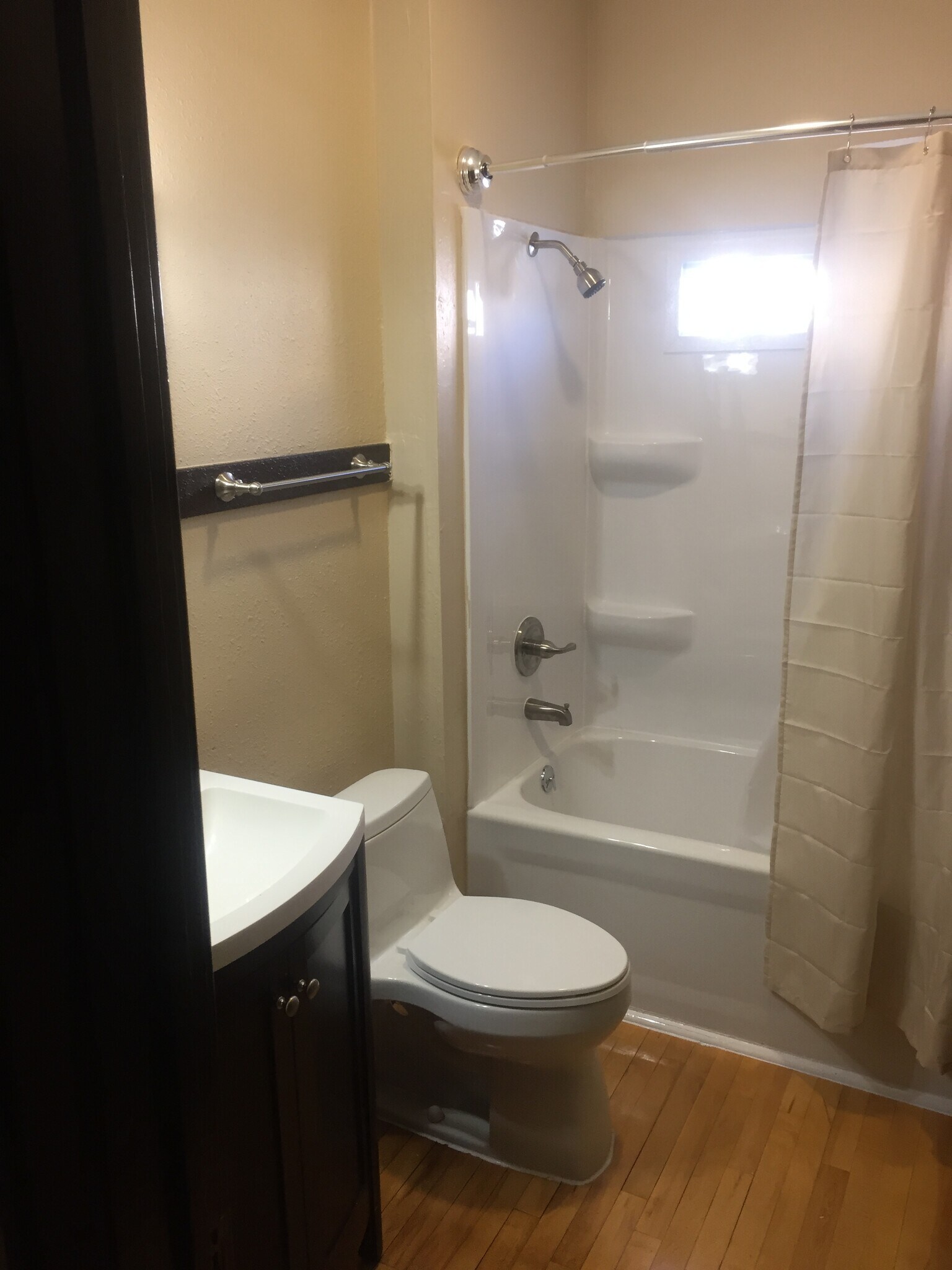 Shower - 118 Pine St