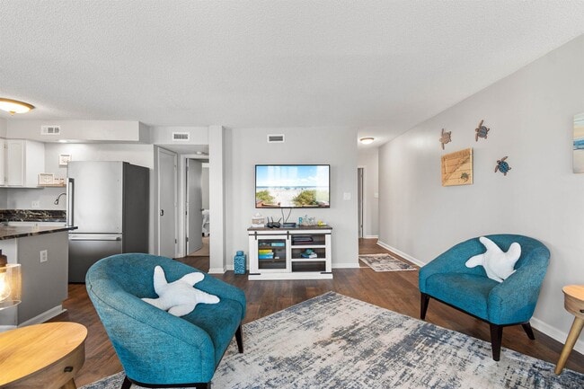 Building Photo - 1500 Cenith Dr