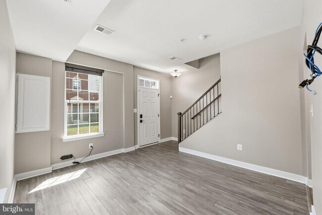 Building Photo - 8110 Miner St