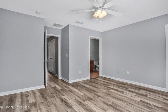 Building Photo - 822 Black Cherry Dr S