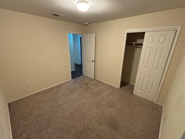 Building Photo - 154 Lake Washington Dr