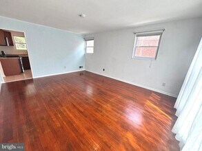 Building Photo - 12114 Dalewood Dr
