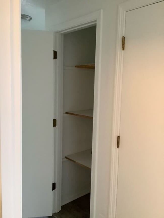 Building Photo - 2109