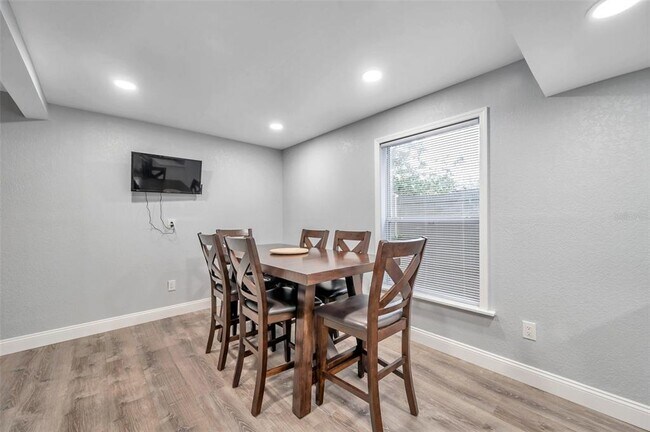 Building Photo - 3720 3rd Ave N