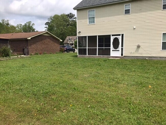 Building Photo - Beautiful Home in Indian Hills