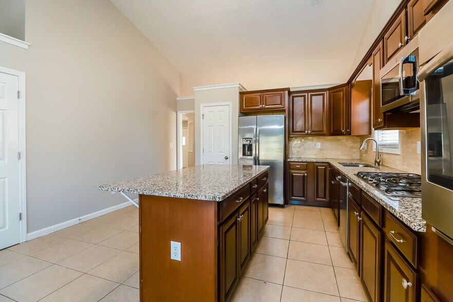 Building Photo - 30 Avonlea Dr