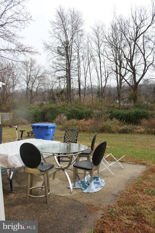 Building Photo - 219 Meadow Dr