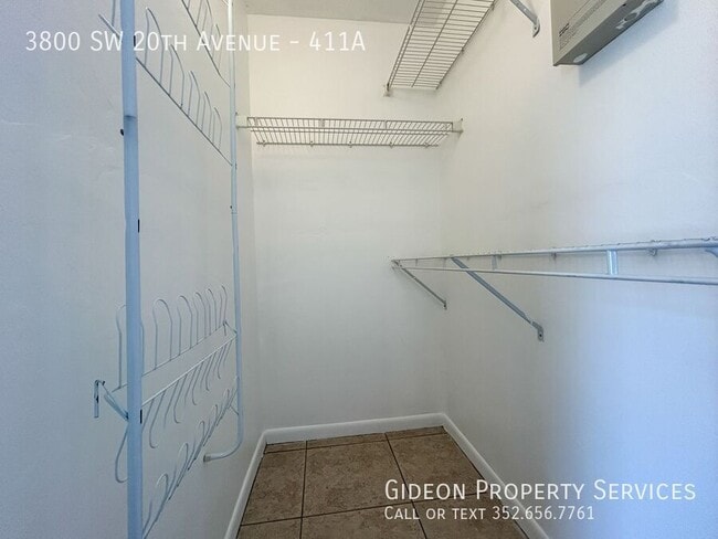 Building Photo - 3800 SW 20th Ave
