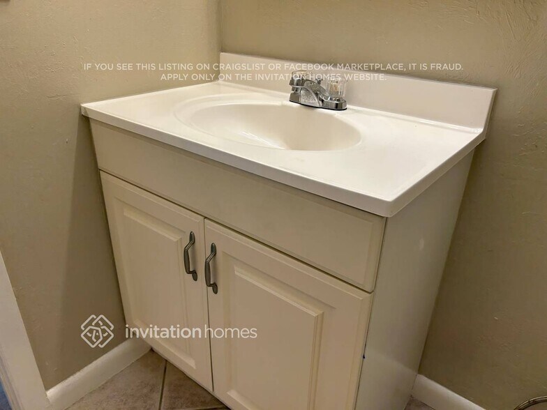 Building Photo - 931 SW 35th St